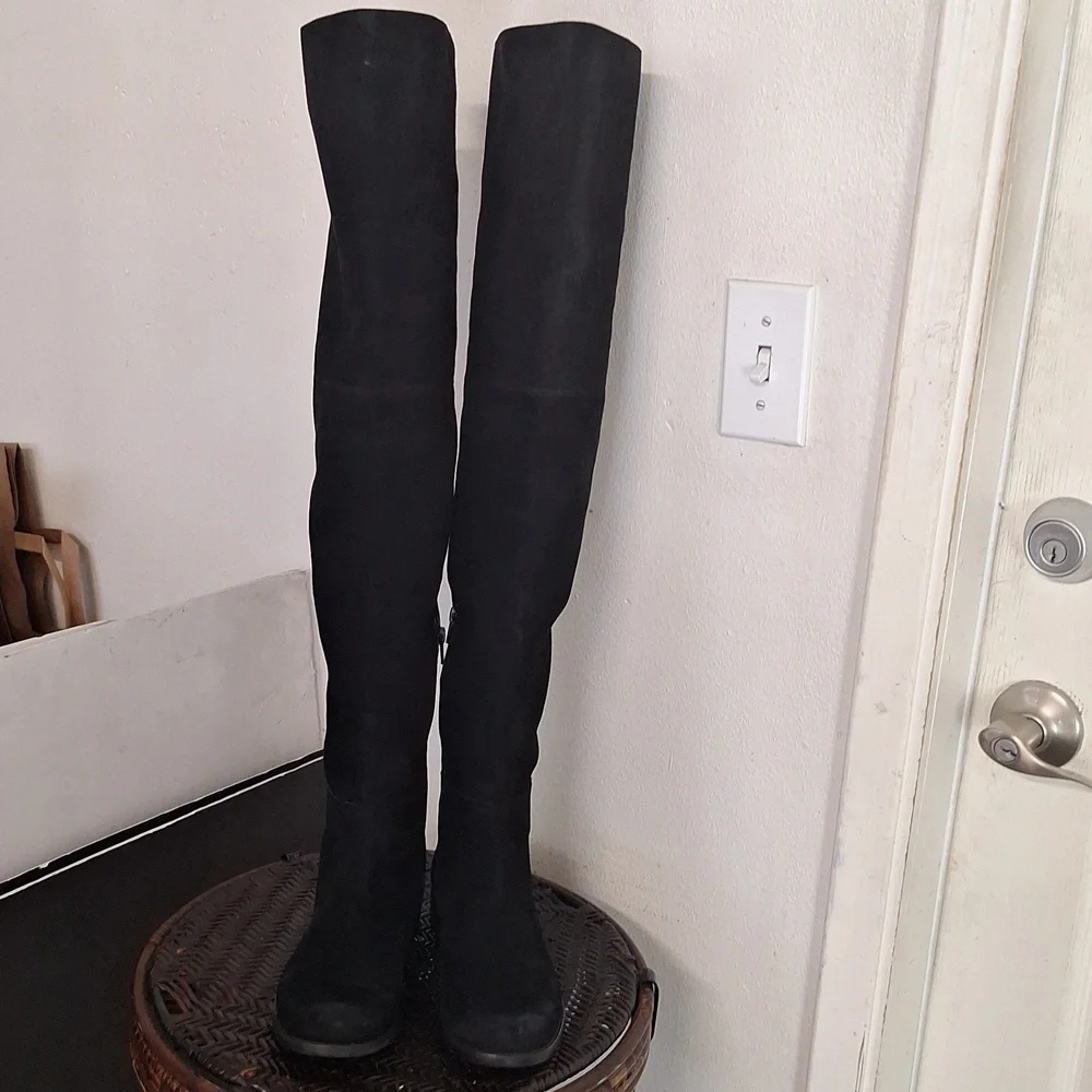 Stuart Wietzman 6 1/2 M Suede Black Over The Knee Boots